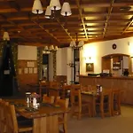 St. Hubertus étterem és Panzió Bed and breakfast Parádsasvár