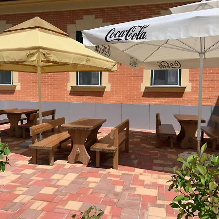 St. Hubertus Etterem Es Panzio فندق مبيت وإفطار