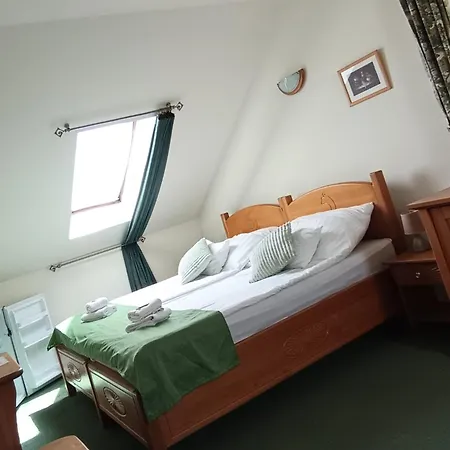 Frühstückspension St. Hubertus étterem és Panzió *