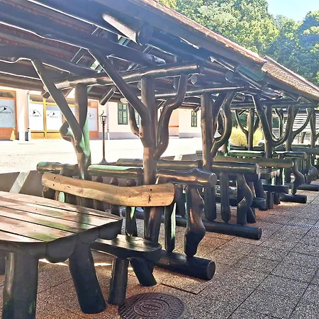 St. Hubertus étterem és Panzió * Parádsasvár