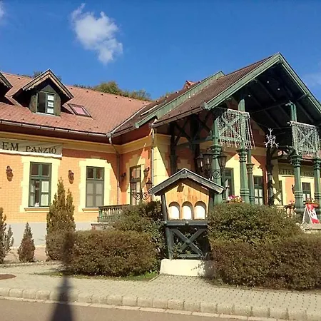 St. Hubertus Etterem Es Panzio Parádsasvár