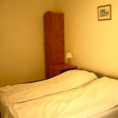 Bed & Breakfast St. Hubertus Etterem Es Panzio Parádsasvár
