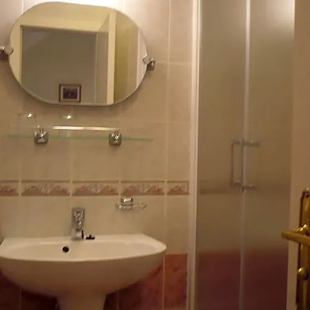St. Hubertus Etterem Es Panzio Bed & Breakfast *