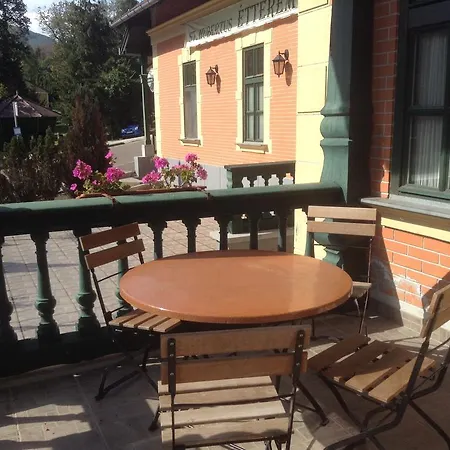 St. Hubertus Etterem Es Panzio