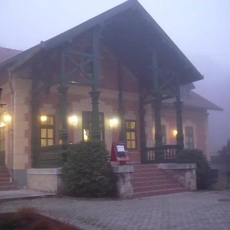 St. Hubertus Etterem Es Panzio *