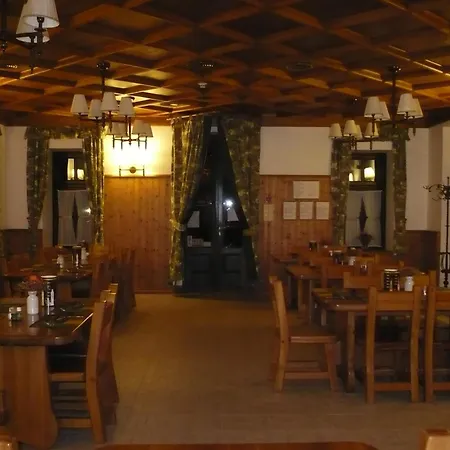 فندق مبيت وإفطار St. Hubertus Etterem Es Panzio