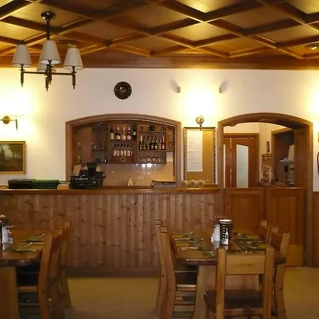 St. Hubertus Etterem Es Panzio Parádsasvár