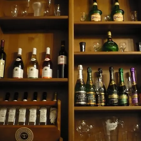 St. Hubertus Etterem Es Panzio Parádsasvár