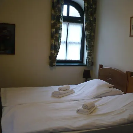 St. Hubertus Etterem Es Panzio فندق مبيت وإفطار *