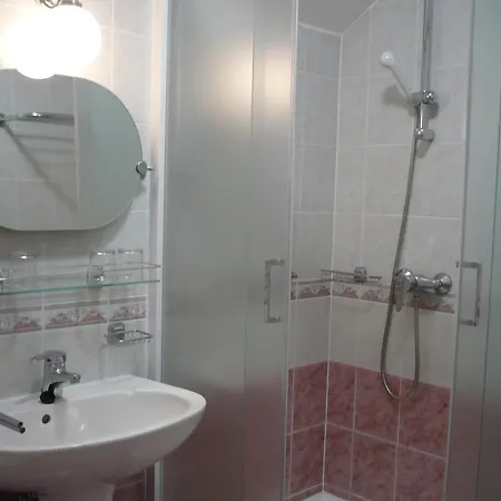 St. Hubertus Etterem Es Panzio *