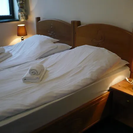 St. Hubertus Etterem Es Panzio *