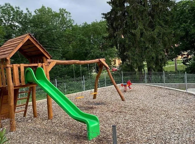 Oda ve Kahvaltı St. Hubertus Etterem Es Panzio Parádsasvár
