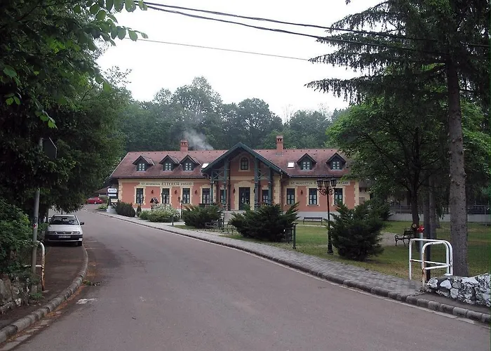 St. Hubertus Etterem Es Panzio Parádsasvár