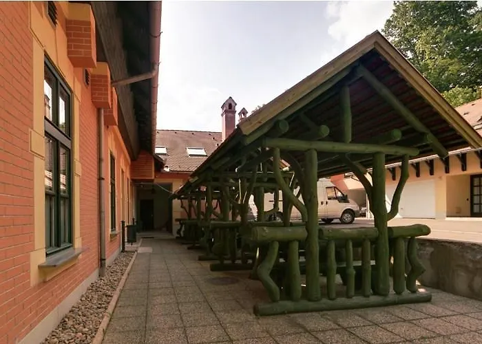 B&B St. Hubertus Etterem Es Panzio