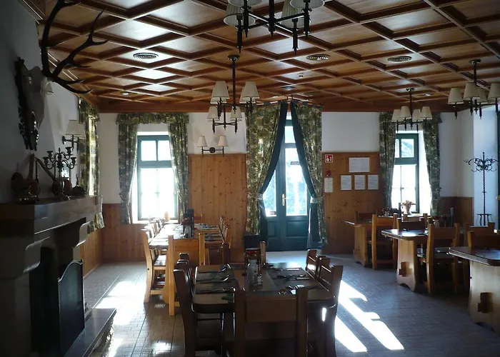 St. Hubertus Etterem Es Panzio B&B